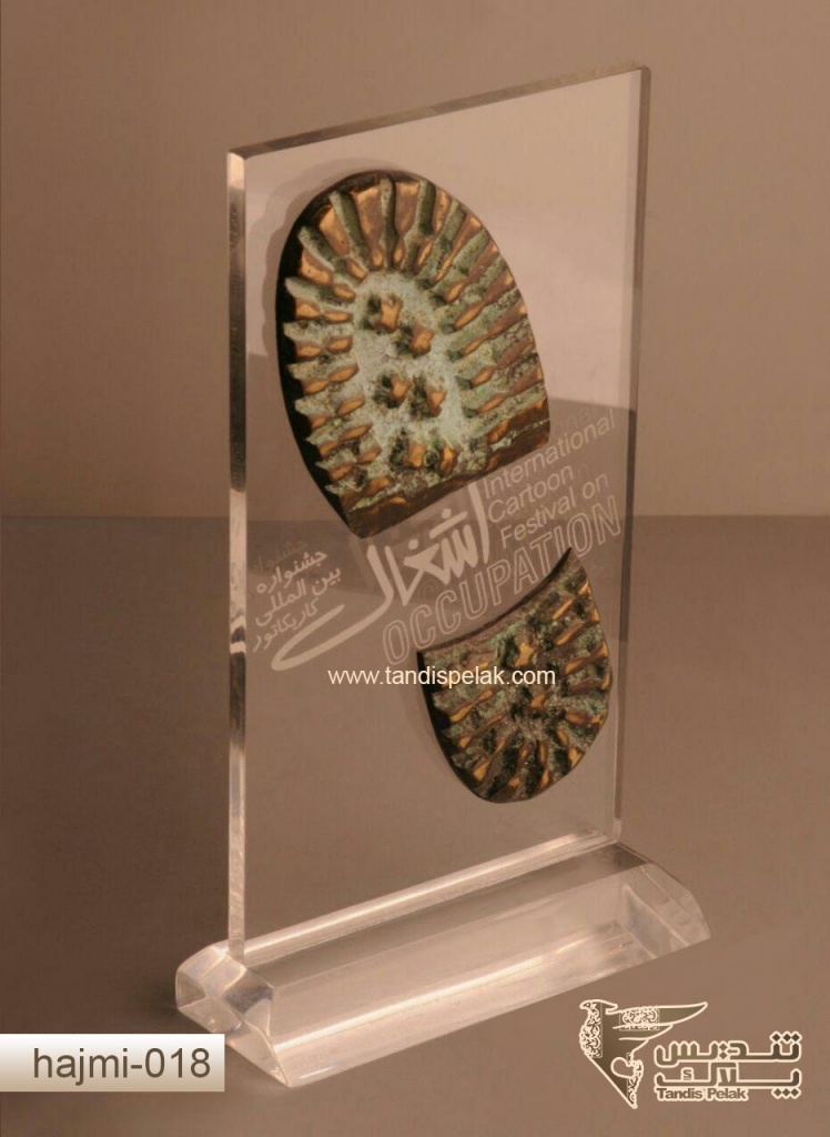 تندیس جشنواره کاریکاتور