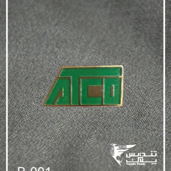 بج سینه طلایی رنگی کد 001